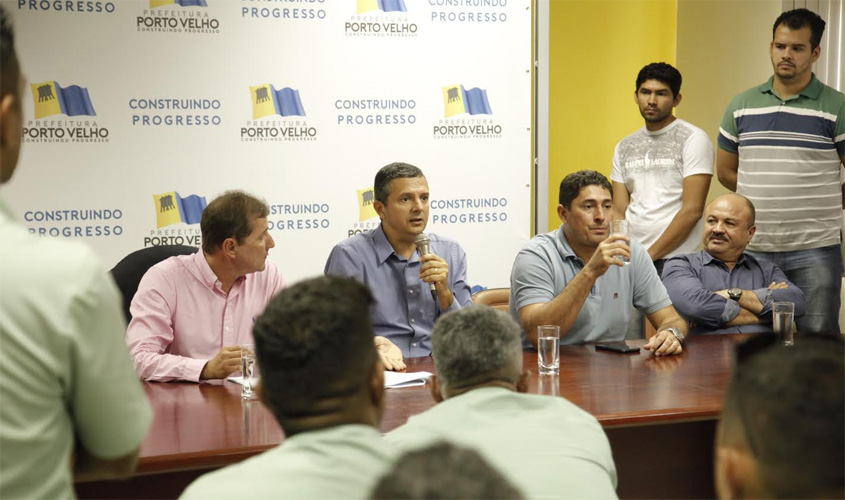 GREVE - Reunião com motoristas de ônibus é suspensa 