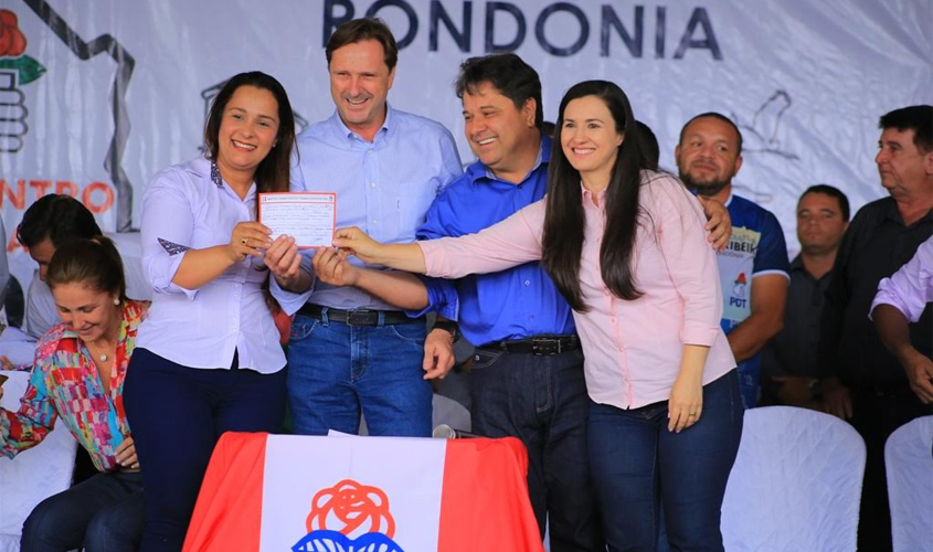 Durante encontro regional do PDT, Deputada Rosangela Donadon filia-se ao partido