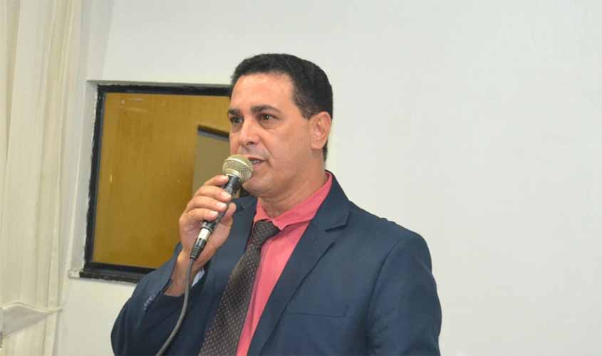 Aldo Julio está preocupado com o estado das máquinas da Secretaria Municipal de Obras  