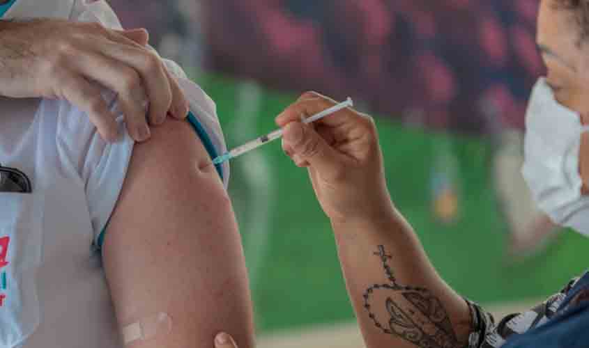 Profissionais de saúde de clínicas e consultórios particulares serão vacinados