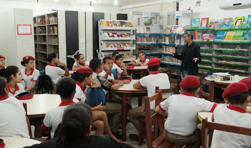 Projeto de incentivo à leitura envolve alunos do Ensino Fundamental no Colégio Tiradentes, em Porto Velho