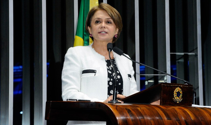 Senadora critica ação da PGR contra Transposição