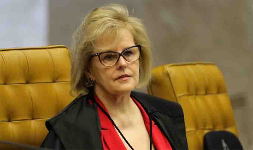 Ministra do STF dá 10 dias para presidente explicar indulto a Silveira