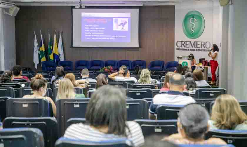 Médicos e enfermeiros são capacitados para atuar no tratamento da doença nas unidades básicas de saúde