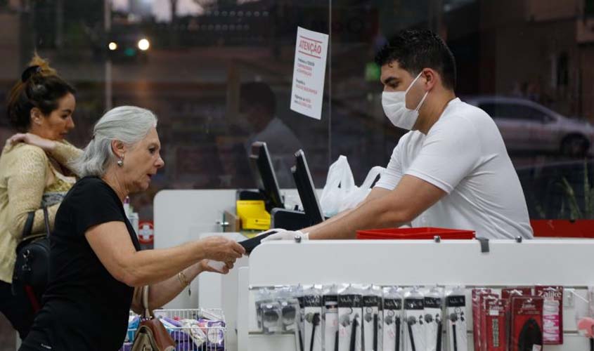 Comissão debate vazamento de dados pessoais de clientes em cadastros de farmácias  