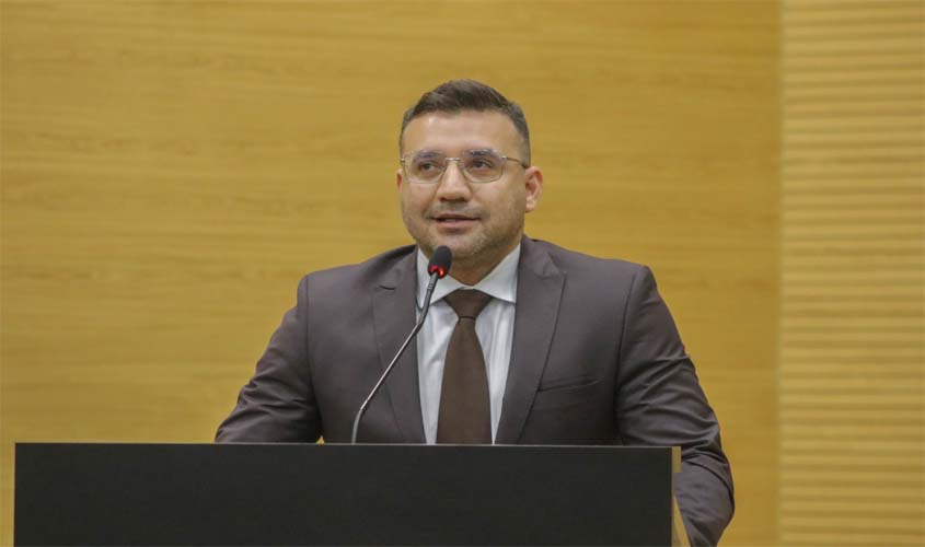 Deputado Ribeiro do Sinpol defende manifesto dos delegados da Central de Flagrantes