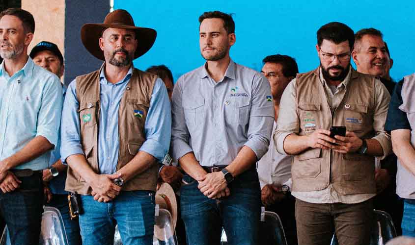 Prefeito Affonso Cândido participa da abertura da 12ª RRSI