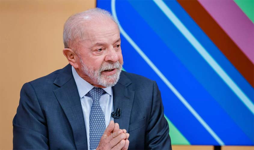 BolsoMaster empurra centro para Lula