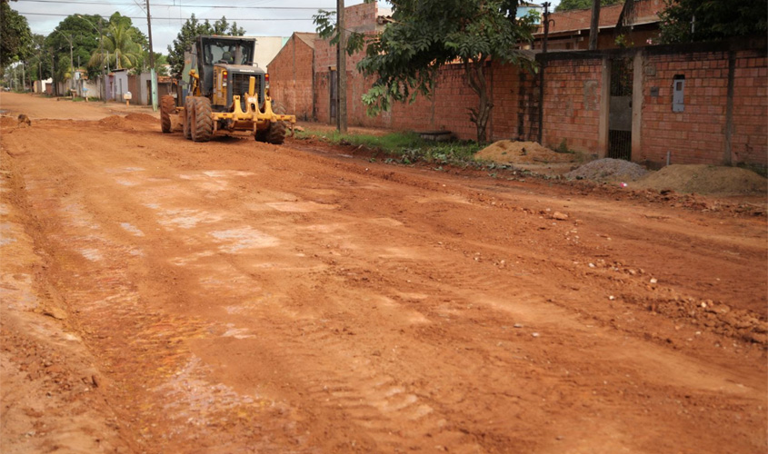 Prefeitura inicia asfaltamento do Bairro Mariana