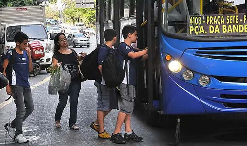 Câmara de BH aprova passe livre para moradores de favelas e estudantes