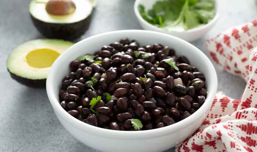  Nutricionista explica os riscos do excesso de feijão