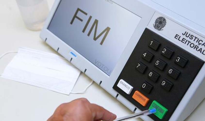 Fim da reeleição é aprovado em comissão do Senado Federal