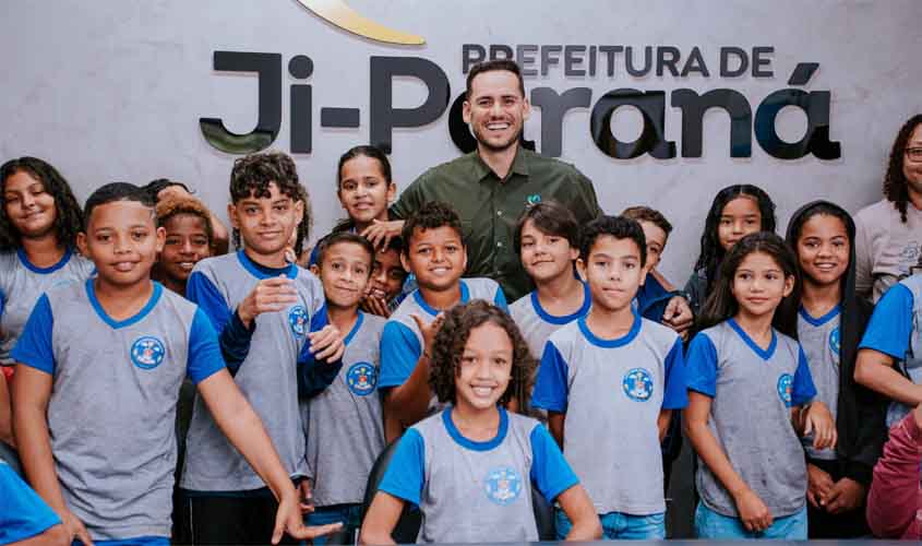 Alunos do 5º ano da Escola Moisés Umbelino visitam Palácio Urupá