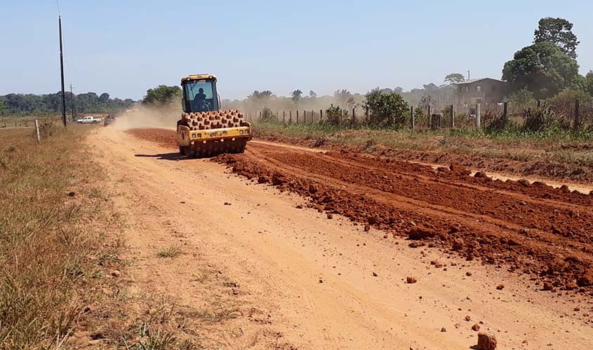 Semagric faz encascalhamento da estrada Transpurus e ramais