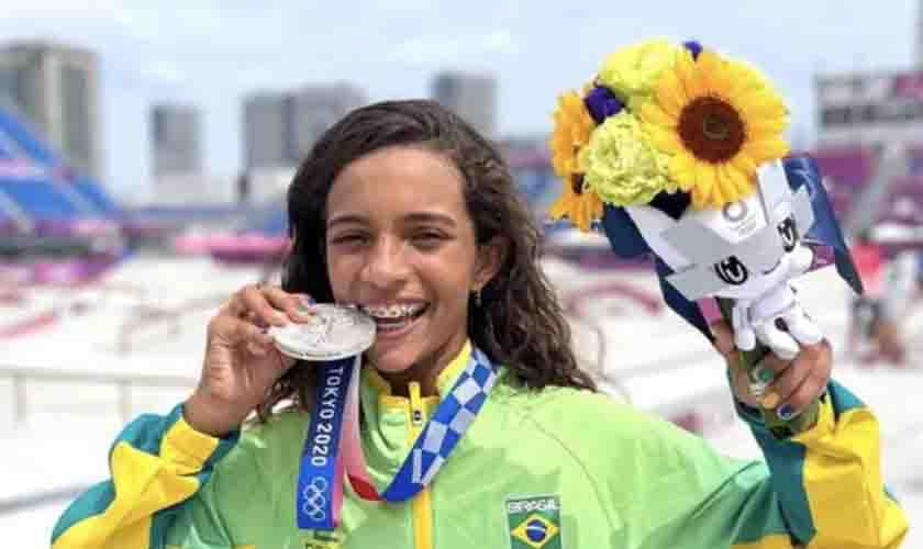Depois da medalha nas Olimpíadas, Fadinha Rayssa chega a três milhões de seguidores nas redes sociais