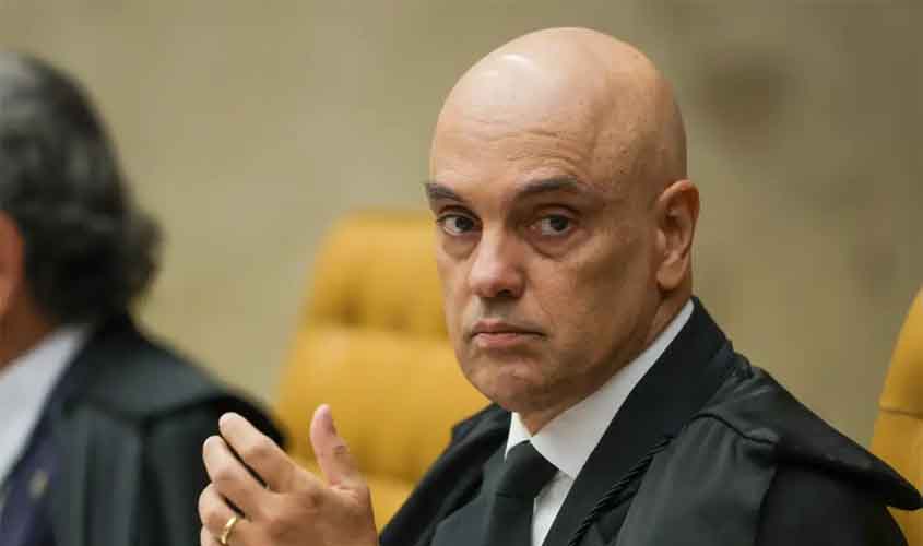 Moraes determina vigilância integral de Bolsonaro pela polícia penal