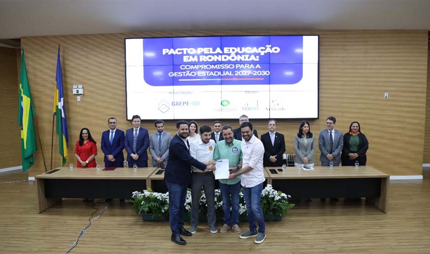 Cinco candidatos ao Governo aderem ao Pacto da Educação