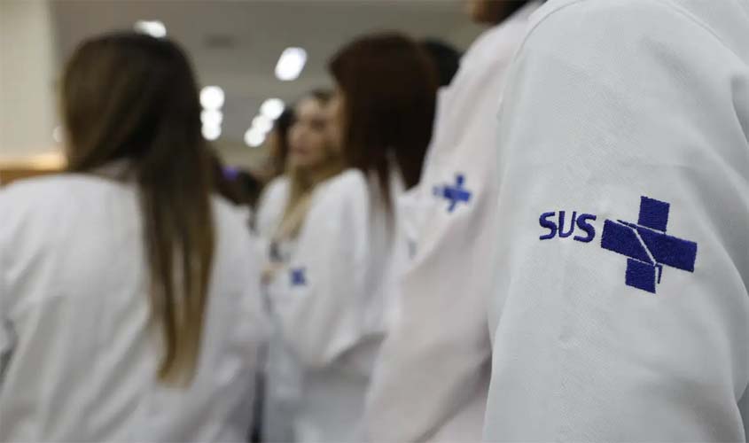 Saúde amplia atuação de 676 médicos no SUS