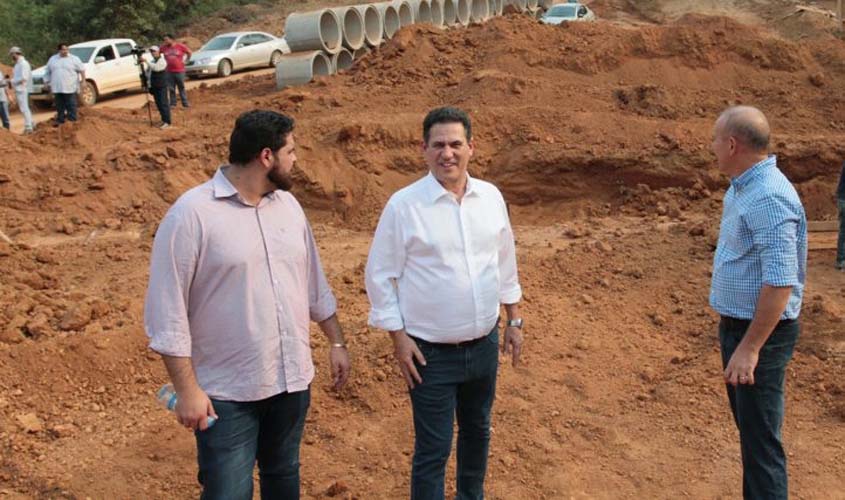 Governador em exercício visita obras de pavimentação em Porto Velho