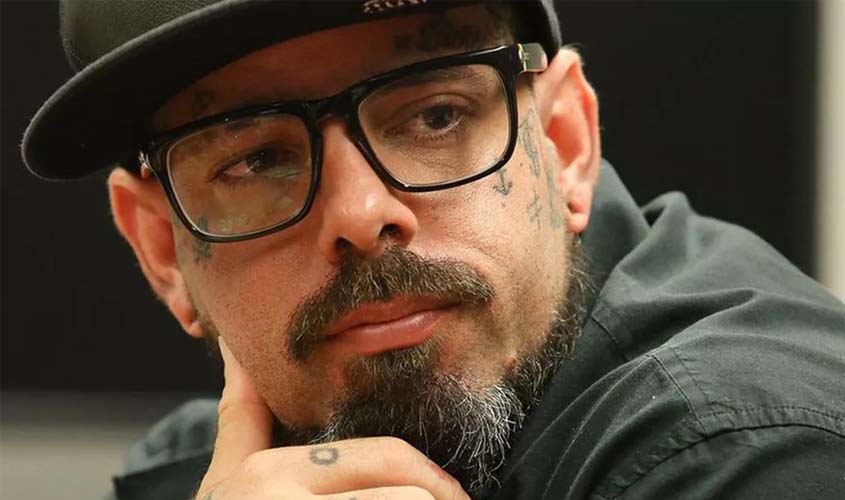 Tico Santa Cruz sobre ameaça de processo pela música 'Micheque': 'soa como intimidação'