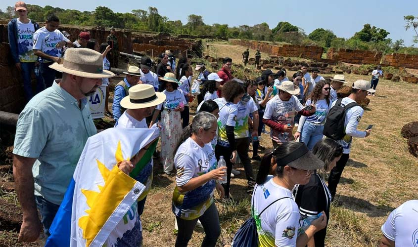 Estudantes premiados no concurso 'Redação Turismo' visitam o Forte Príncipe da Beira