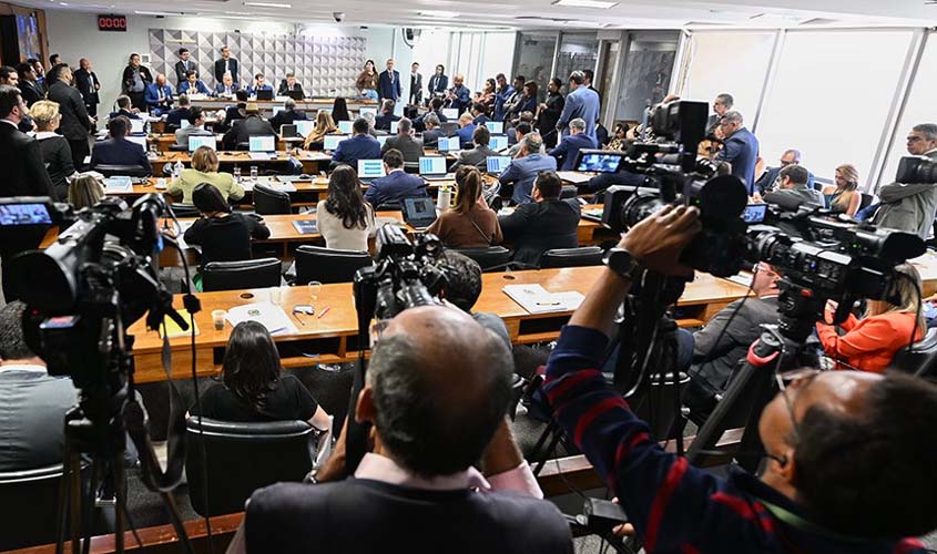 CPMI aprova prisão e quebra de sigilo de Nelson Wilians