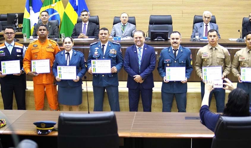 Cirone Deiró preside homenagem ao TJRO, TRE-RO e bombeiros
