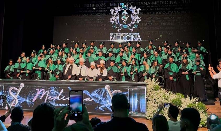 Primeira turma de Medicina da Metropolitana se forma com nota 5 do MEC