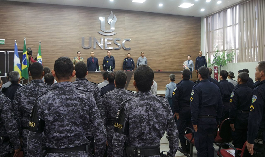 Formatura homenageia policiais militares do 4º Batalhão que se destacaram em 2019 