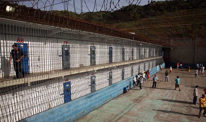 Sancionada lei que permite interceptação de correspondências de presos  