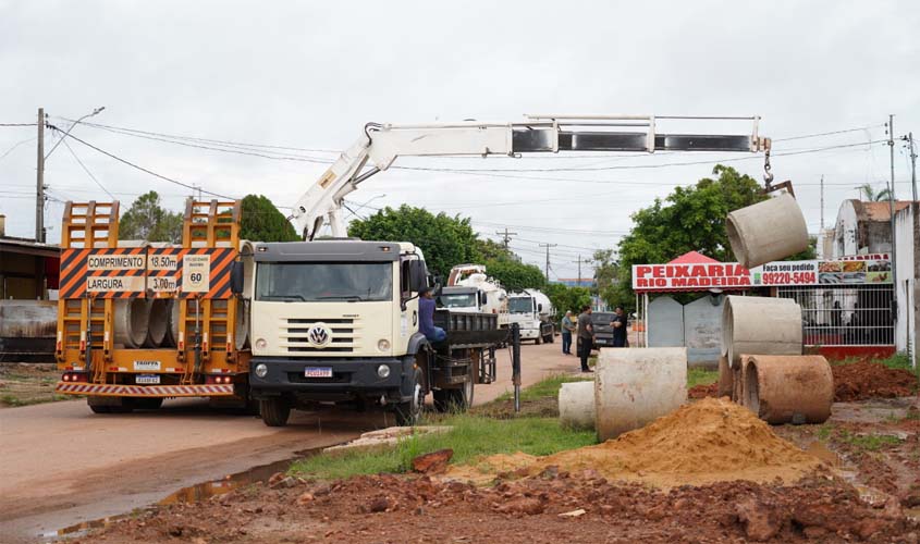Áreas afetadas por alagamentos começam a ser recuperadas