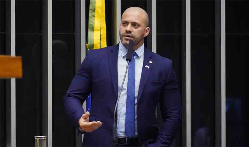 Moraes diz que Daniel Silveira usou ida ao hospital como álibi