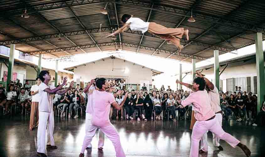 Espetáculo de Dança 'Maculelê: Reconstruindo o Quilombo' emociona público e celebra a cultura afro-brasileira 