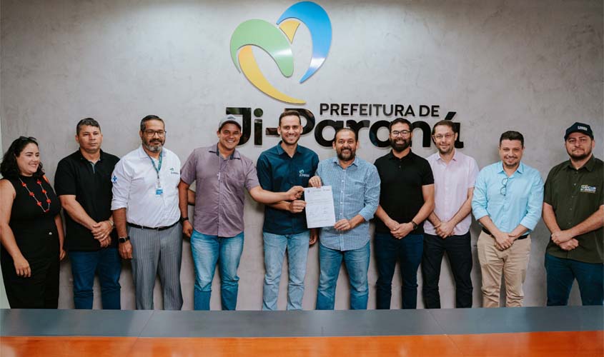 Prefeito Affonso Cândido assina OS para cirurgias eletivas