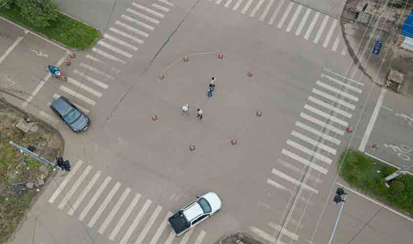 Semtran simula rotatória em cruzamento da avenida Rio de Janeiro com Buenos Aires