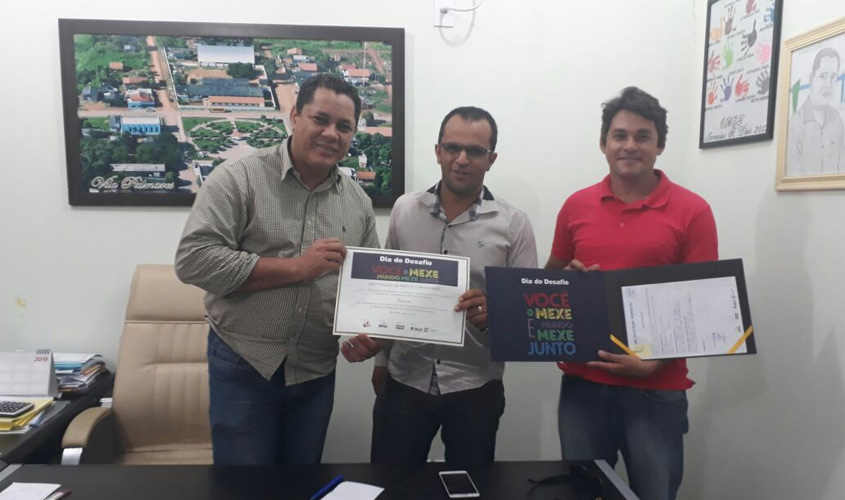 Prefeitura municipal de Theobroma recebe certificado de campeã do Mérito Comunitário do Dia do Desafio 2017