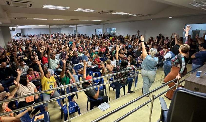 Sintero reúne centenas de trabalhadores no dia de Mobilização em Defesa da Educação