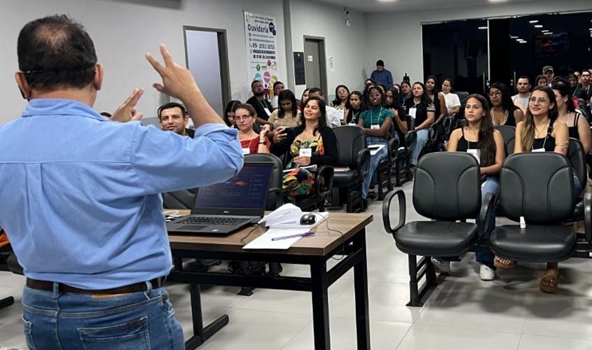 Escola do Legislativo promove curso de oratória