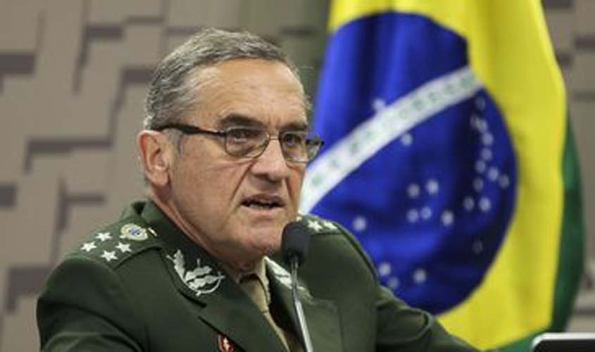 Comandante do Exército diz que ordem é “buscar solução sem conflitos”