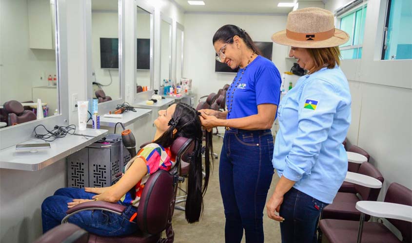 Semdae oferta serviços de beleza na RRSI em parceira com o governo de Rondônia 