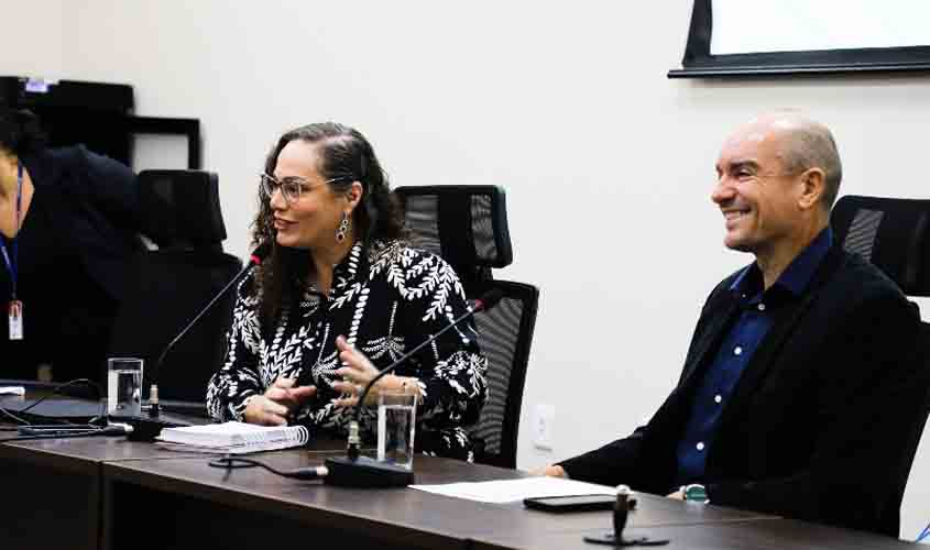 Justiça de Rondônia empossa 14 novos(as) servidores(as)
