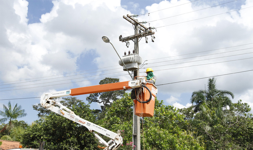 Prefeitura recupera 80 pontos de luz na Comunidade Terra Santa