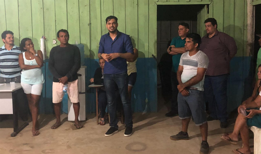 Emdur instala iluminação na Comunidade Água Azul de Porto Velho a pedido de Expedito Netto