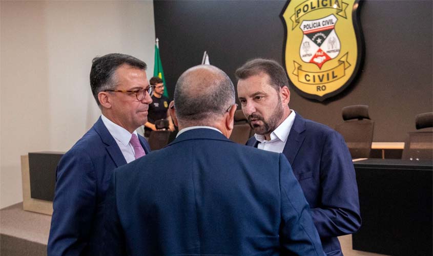 Operação Outliers: Quatro servidores presos e ex-assessor de deputado foragido