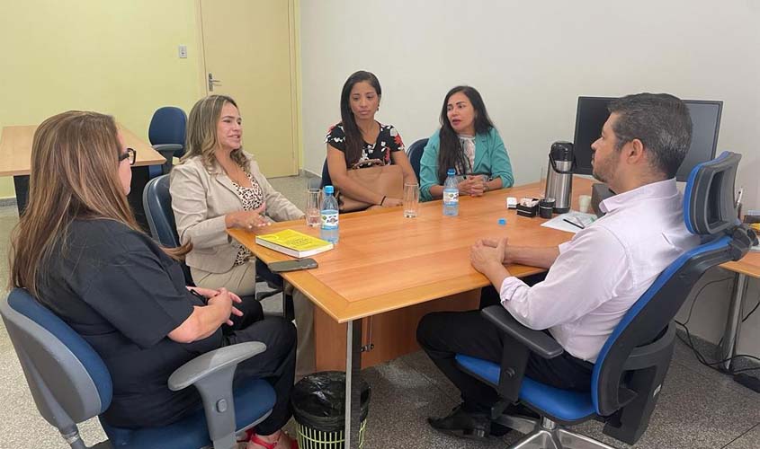 OAB Rondônia dialoga com Prefeitura de Porto Velho e garante que professora surda aprovada em concurso seja contratada