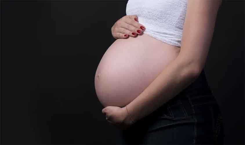 Brasileiras estão tendo menos filhos e adiam maternidade, diz Censo