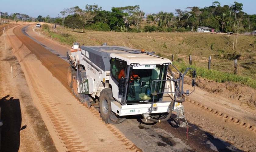 DER avança na obra de recuperação asfáltica nos 23 quilômetros da Rodovia-460