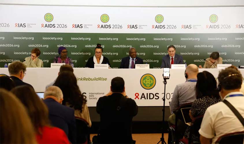 Infecções por HIV caem, mas recursos ameaçam avanços