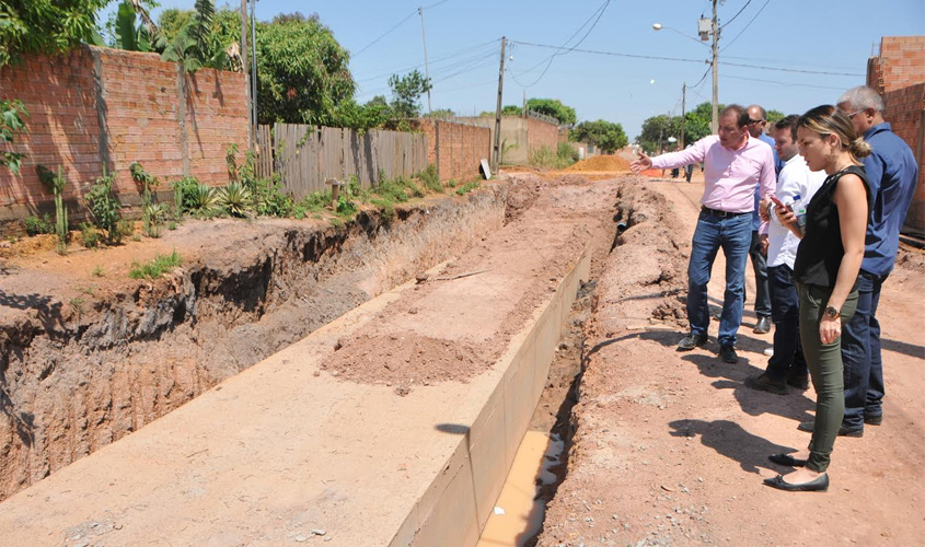 Município interrompe trânsito na Mamoré para construção de galeria