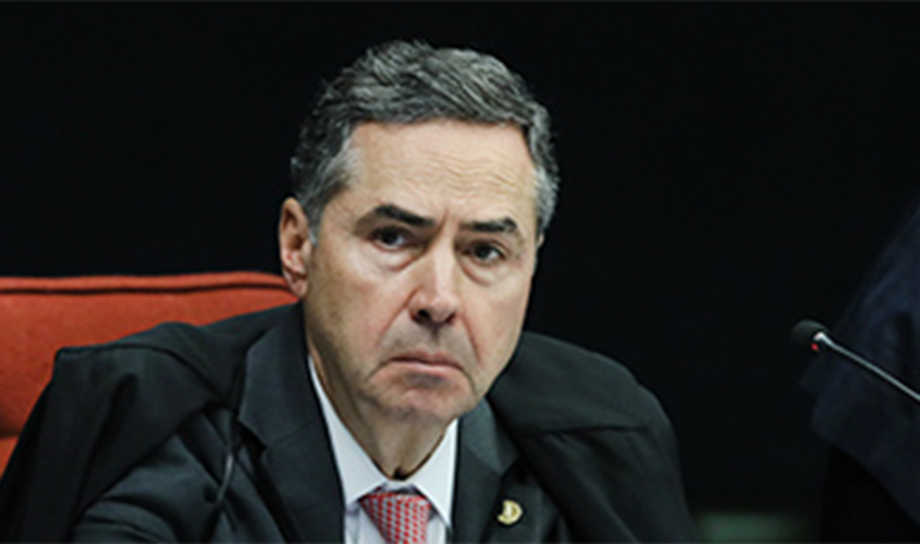 Após explicações de Bolsonaro, relator extingue petição de presidente da OAB